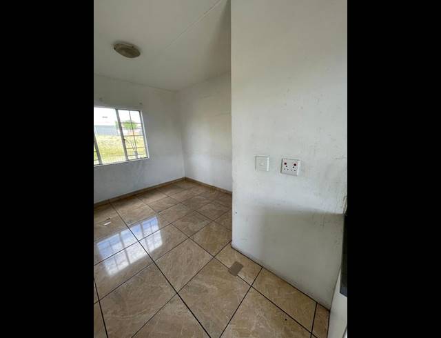 2 BEDROOM PROPERTY TO RENT IN FLEURHOF